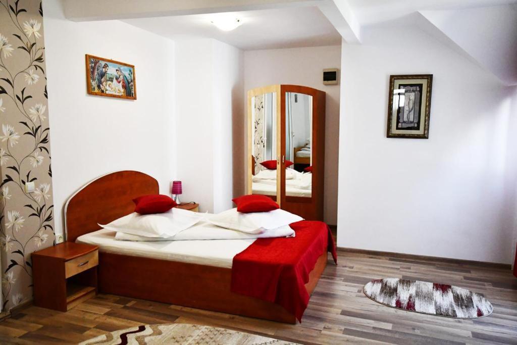 Casa Stefanut Hotel Moeciu De Sus Eksteriør billede